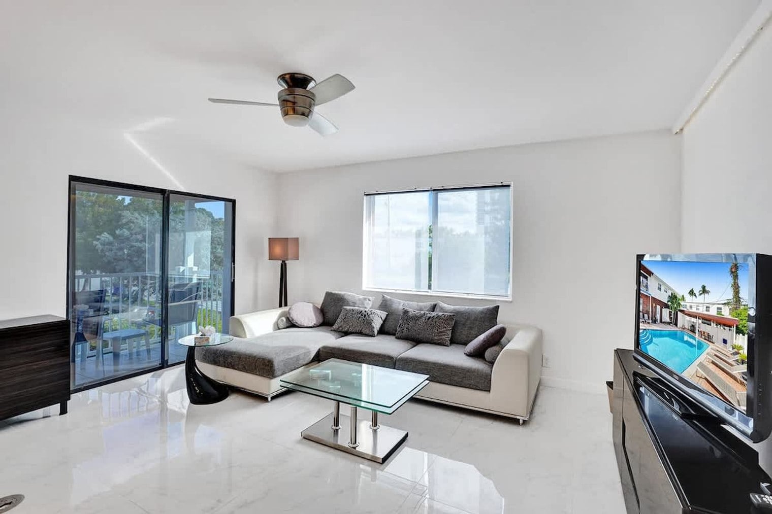 Building Photo - 3215 NE 7th St