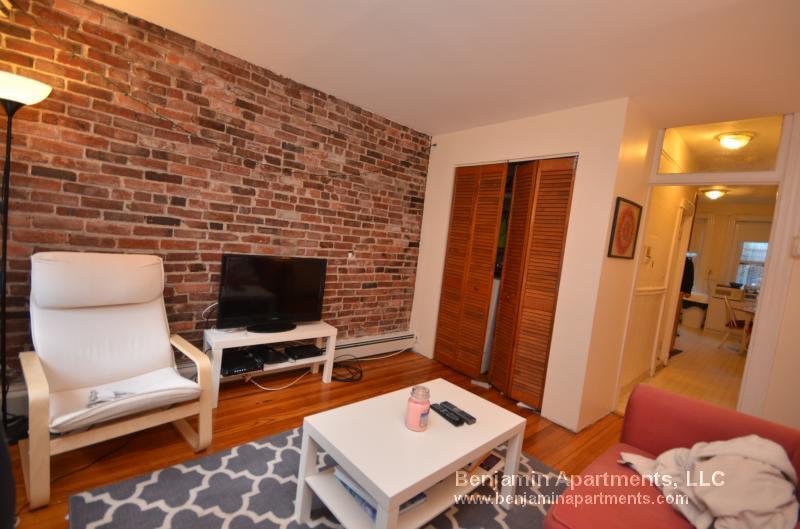 Building Photo - 48 Garden St