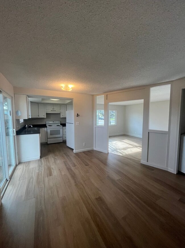 Building Photo - Newly renovated 2 Bedroom home in Hayden Bridge!!!