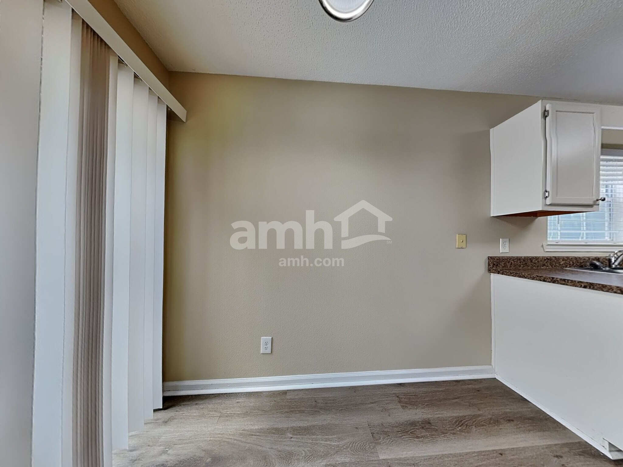 Building Photo - 109 Rivermarsh Dr