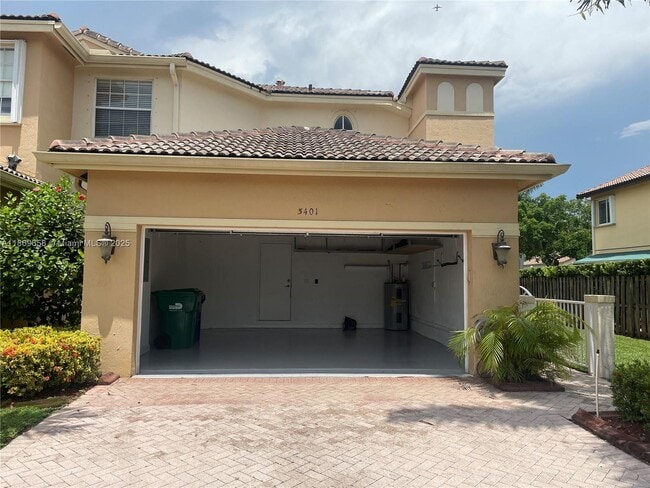 Building Photo - 5401 NW 112th Ct