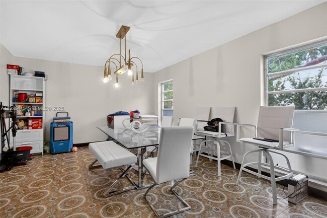 Building Photo - 135 South Dr