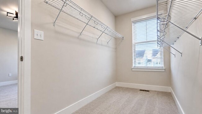 Building Photo - 1418 Lake Geneva Dr