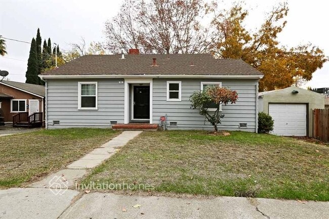 Primary Photo - 215 W 10th St