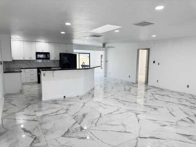 Building Photo - Dobson Ranch 4 bedroom rental