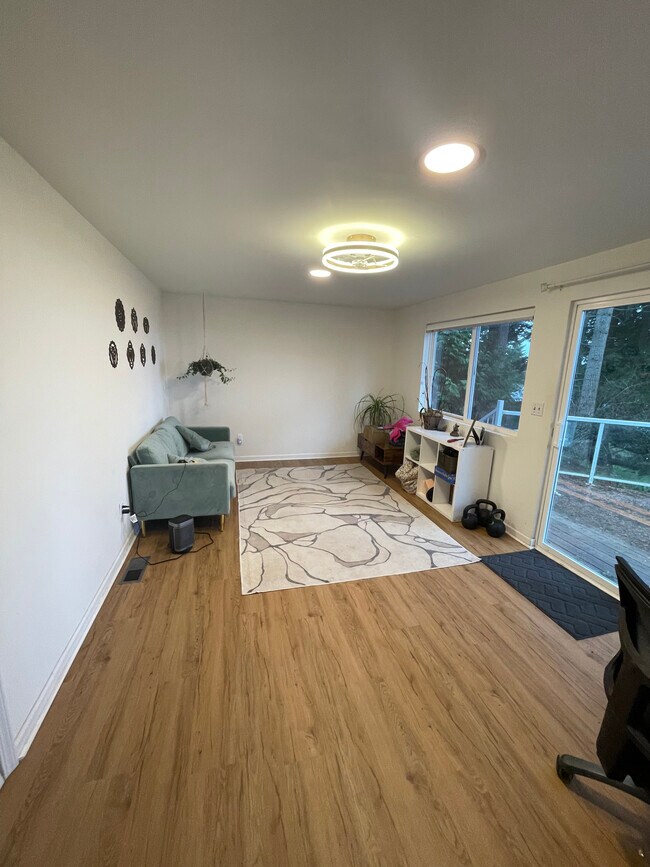 Building Photo - 1202 39th St