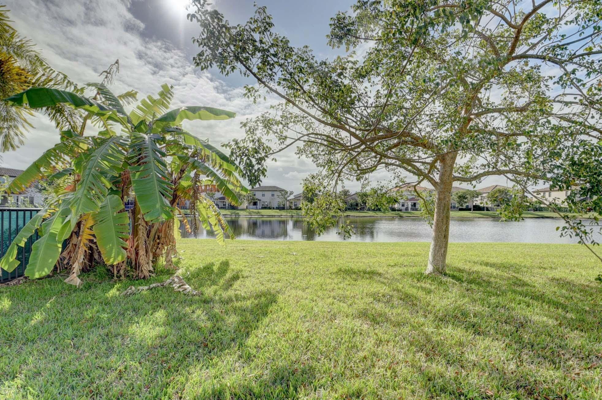 Building Photo - 8834 Willow Cove Ln