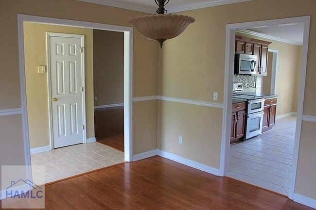 Building Photo - 180 Waters Ave