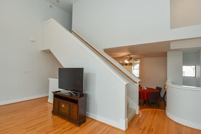 Building Photo - 9821 Sandra Ann Ct