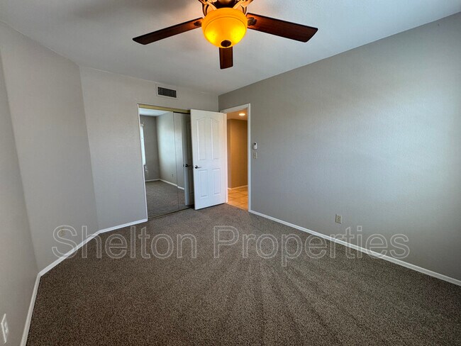 Building Photo - 2232 W Harrison St