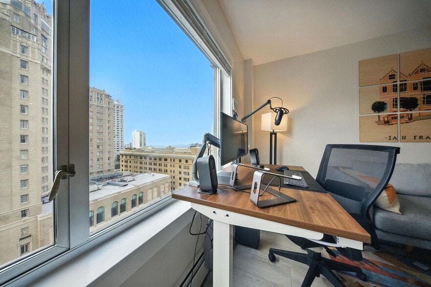 Building Photo - 899 Pine St