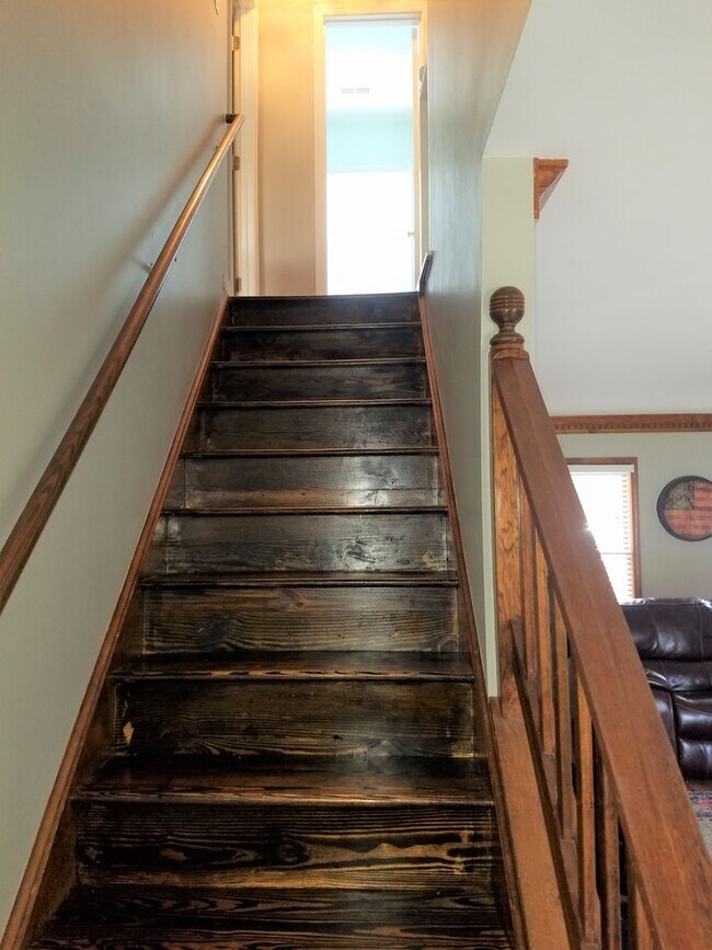 Building Photo - 4 bed room home in Midlothian with fenced rear yard