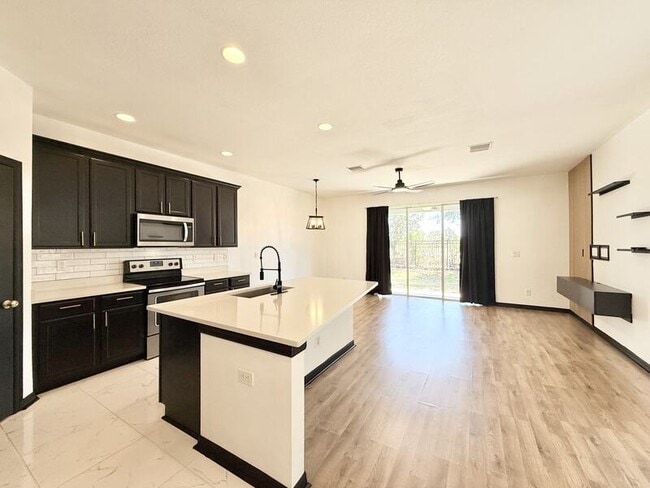 Building Photo - 4978 White Sanderling Ct