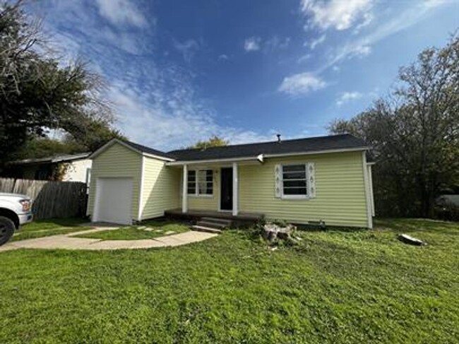 Primary Photo - Newly remodeled 2/1 available now