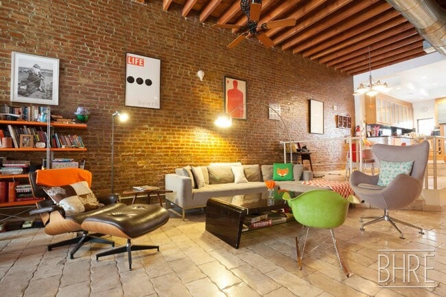 Building Photo - LOVELY CARRIAGE HOUSE IN PRIME CARROLL GAR...
