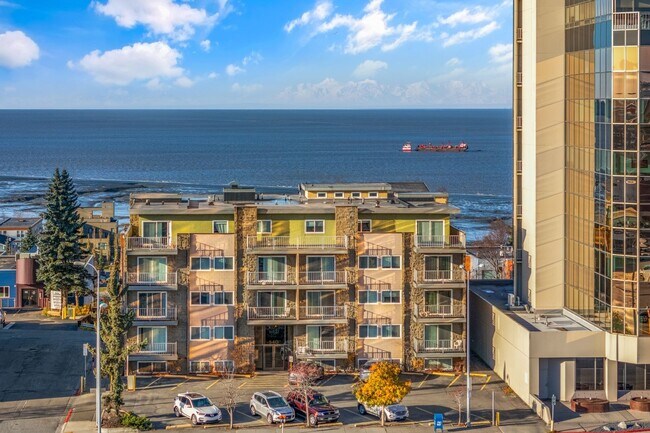 Building Photo - Downtown Anchorage One Bedroom One Bath (203)