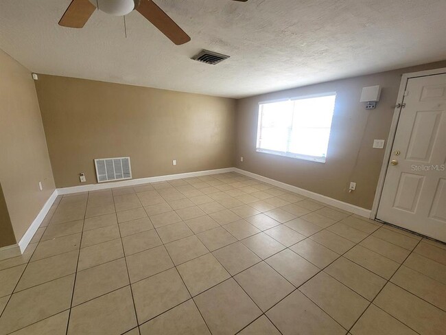 Building Photo - 7526 Topay Ln