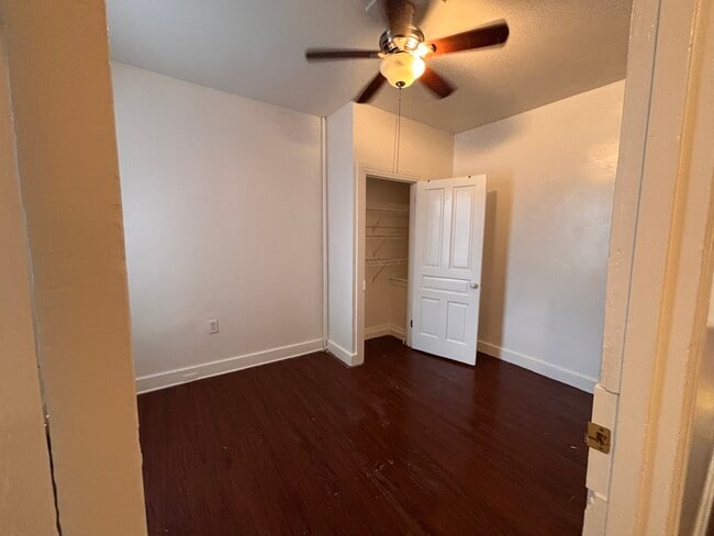 Building Photo - 738 W Poplar St