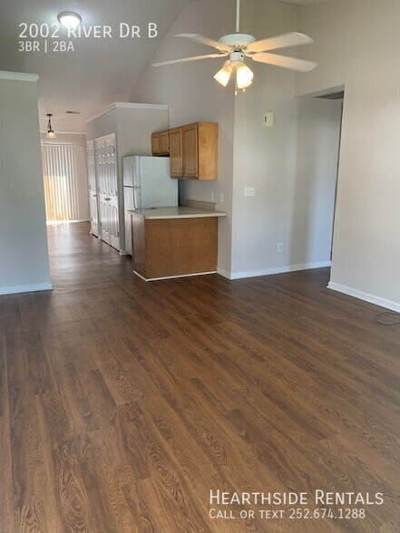 Building Photo - 2002 River Dr