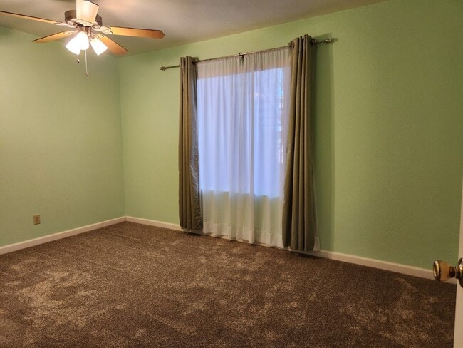 Building Photo - 2060 Mesquite Ln