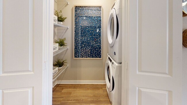 Building Photo - Comfort Meets Style — Now Leasing Spacious...