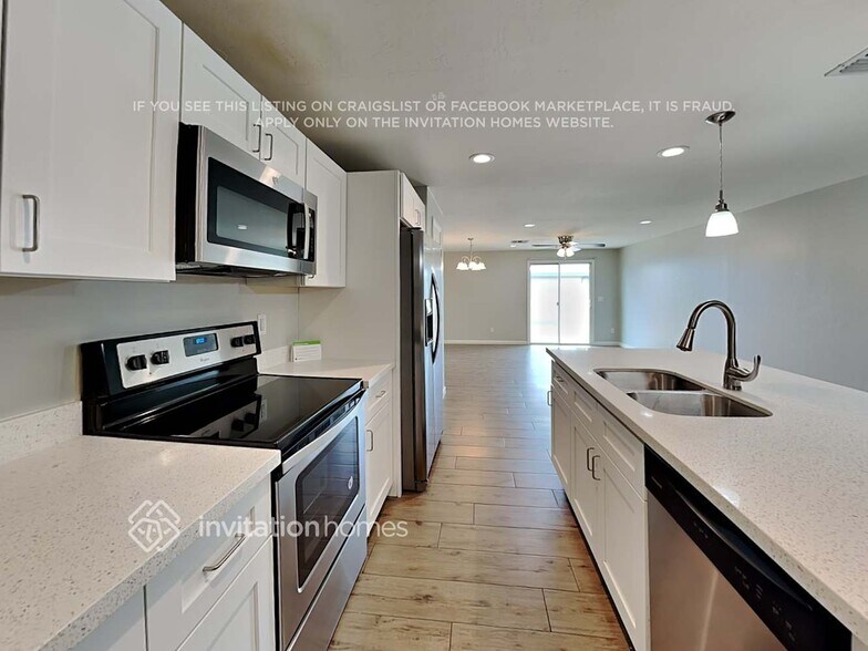 Building Photo - 13620 N 38th St