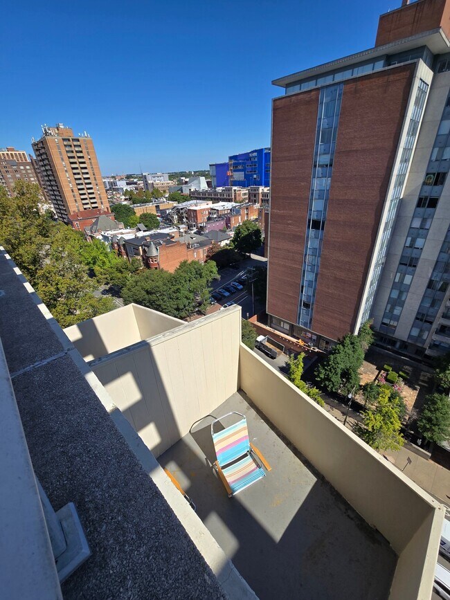 Building Photo - 311 W Franklin St