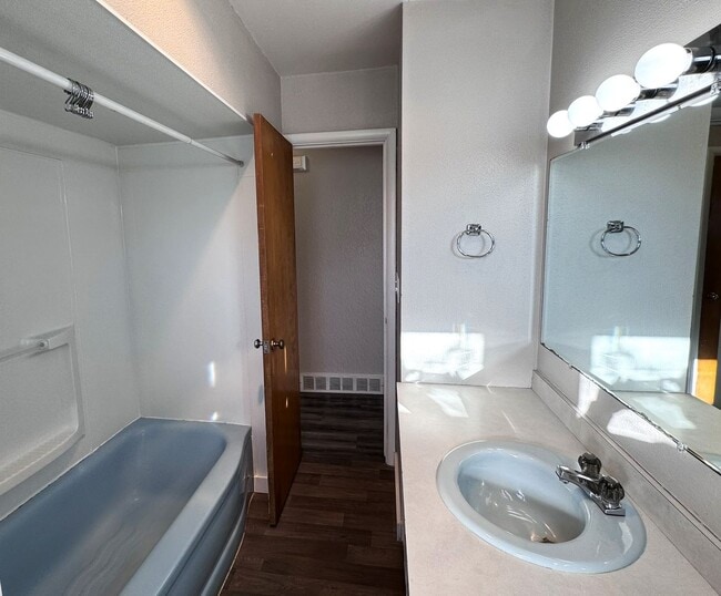 Building Photo - Charming West End Rental with Large Backyard & Garage