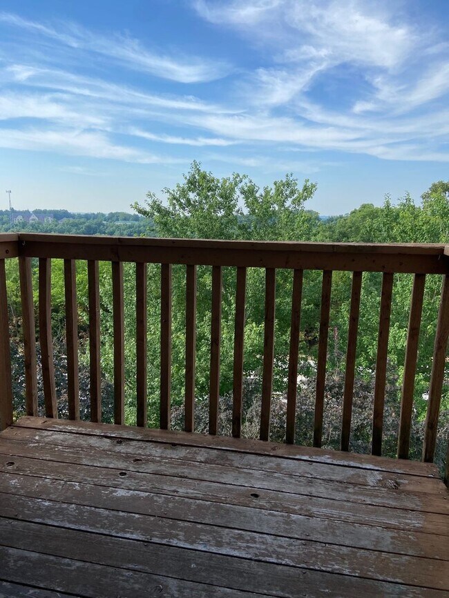 Building Photo - Condominium in FoxPointe
