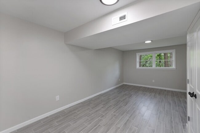 Building Photo - 5113 Crowley Dr