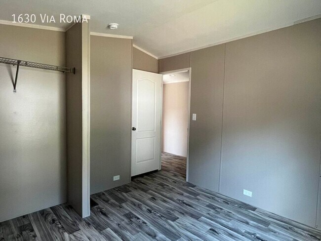 Building Photo - 1630 Via Roma Dr