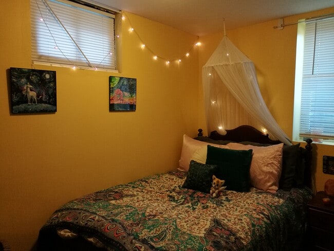 bed room - 1413 Ross St