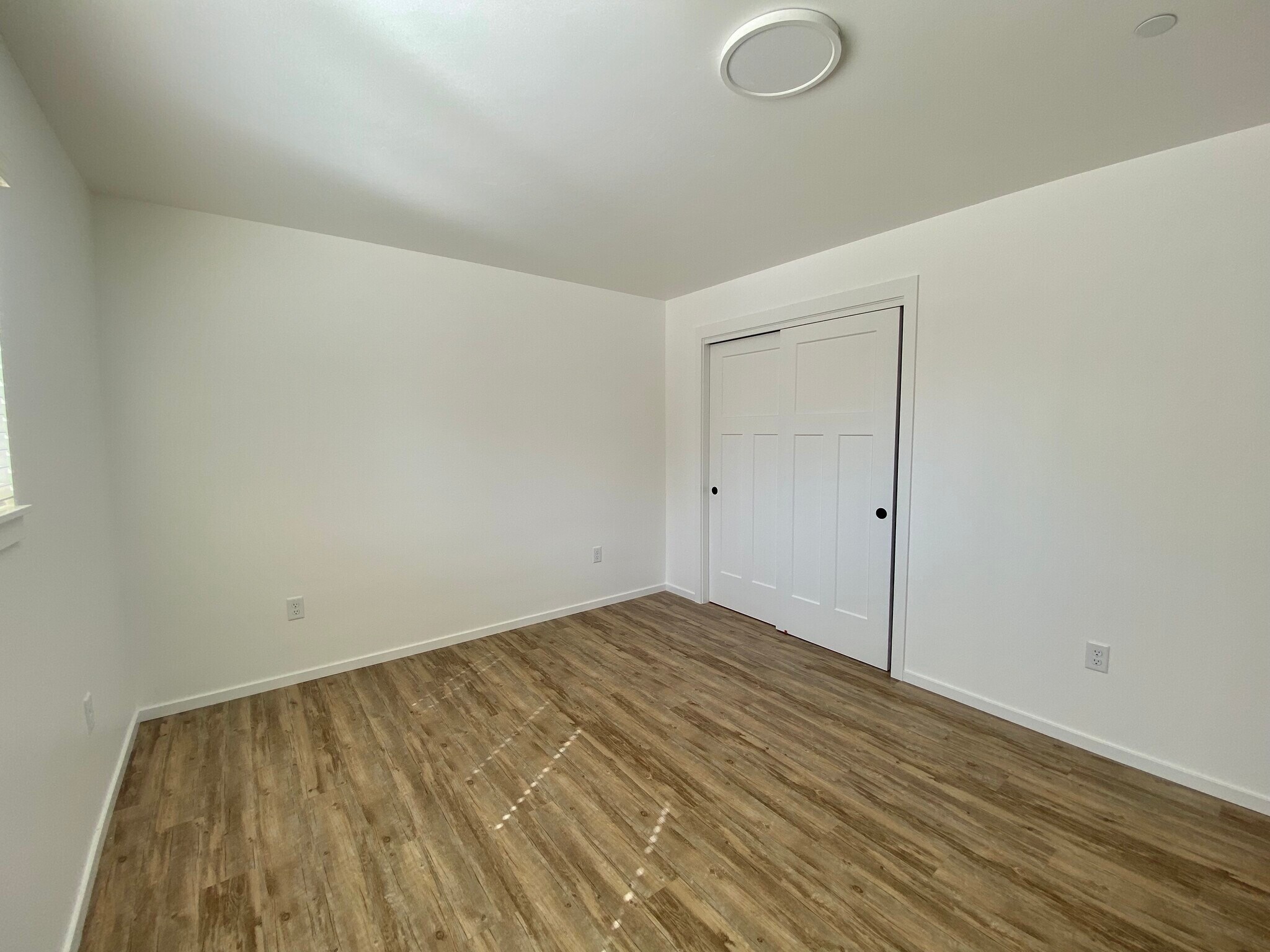 Building Photo - 1318 6th St