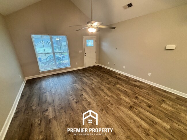 Building Photo - Charming 3BR Home with Vaulted Ceilings, Stainless Steel Kitchen & Fenced Yard in Odenville