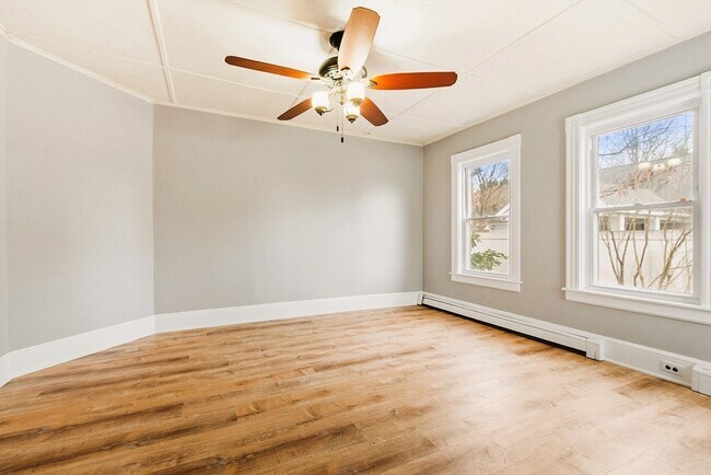 Building Photo - 2154 Main St