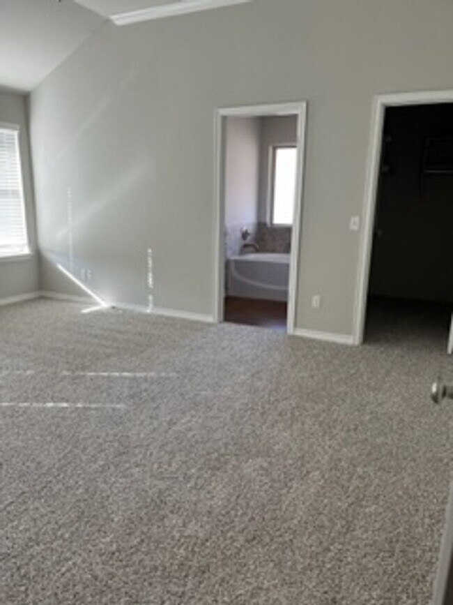 Building Photo - 1st Month Free!