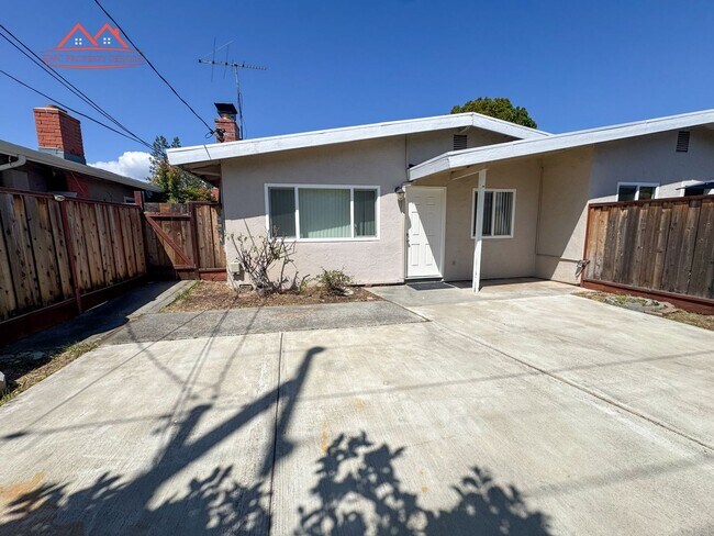 Building Photo - 1578 Albatross Dr