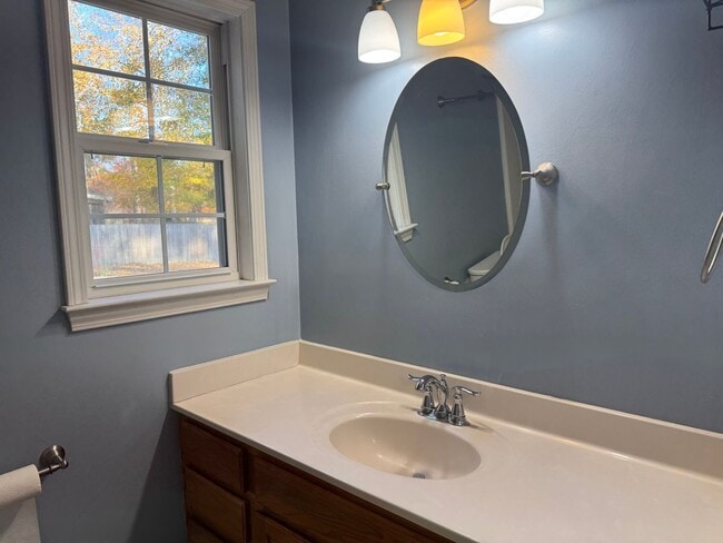 Building Photo - Beautiful home in Tucker Creek