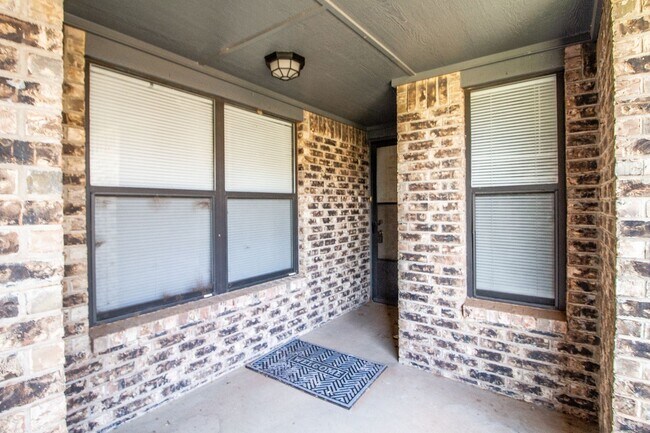 Building Photo - 15 Wagnon Dr