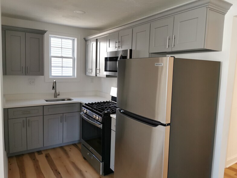 Building Photo - 11 Willet St