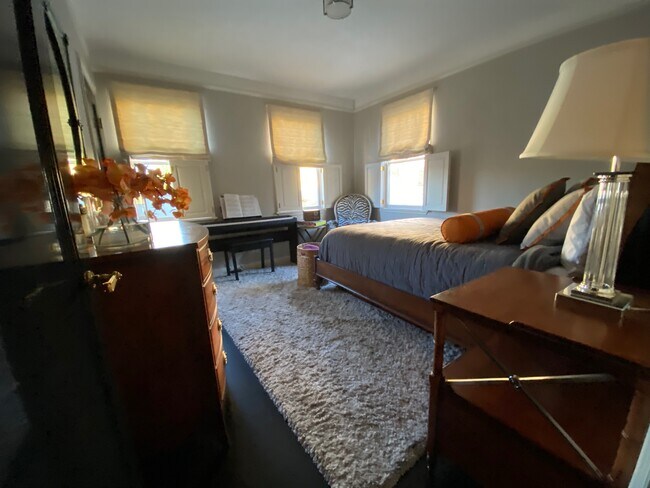 Bedroom 2 - 1521 Parmer Ave