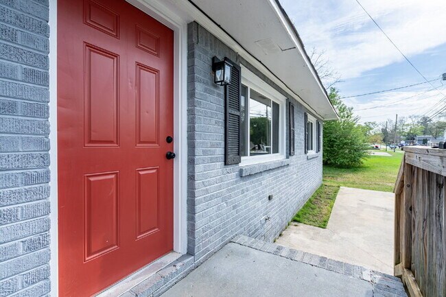 Building Photo - 60 W Main St