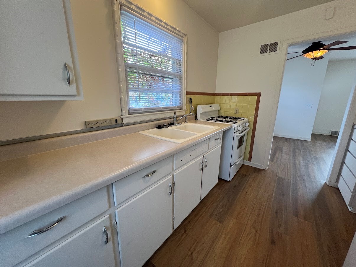 Building Photo - 152 Rodney Ct