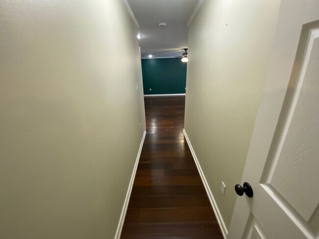 Building Photo - 1403 Doris Dr