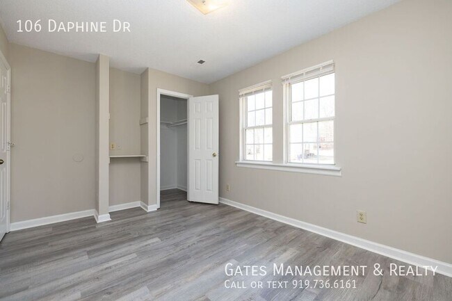 Building Photo - 106 Daphine Dr