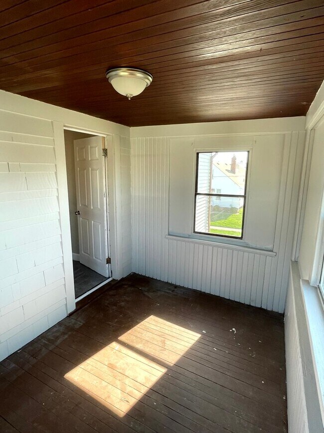 Building Photo - 6711 Dartworth Dr