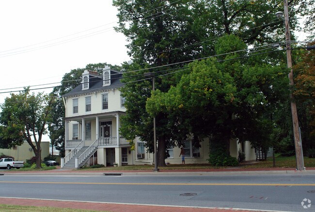 Building Photo - Wayside Apartments