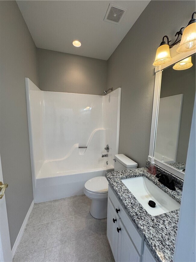 Building Photo - 314 Center Dr