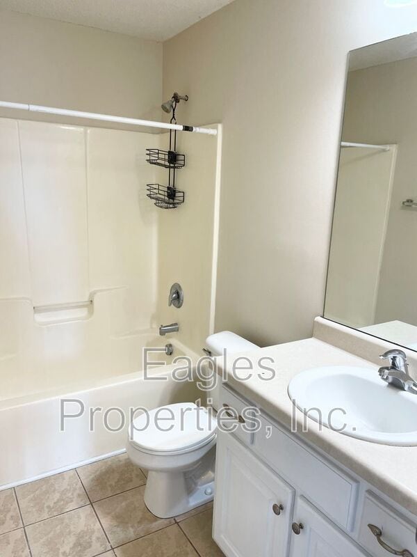 Building Photo - 1410 St John Church Rd