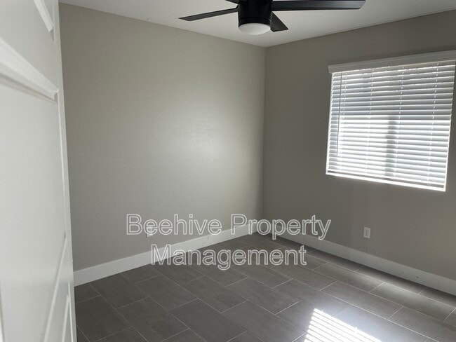 Building Photo - 4809 E Camino Cir